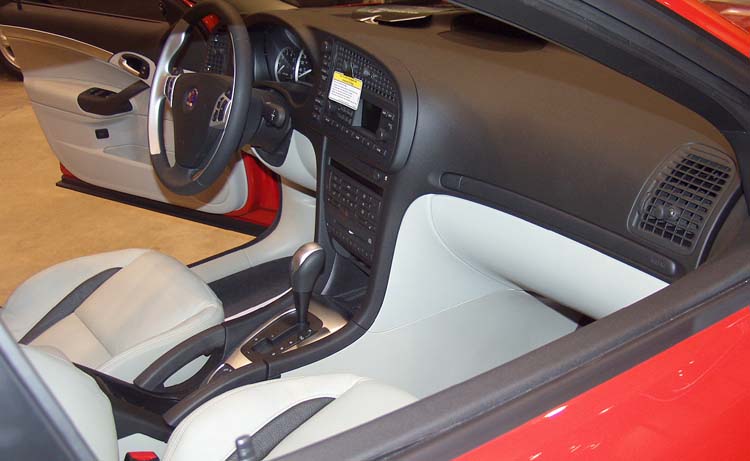 06 Hyundai 9-3 4dr Sport Sedan Dash