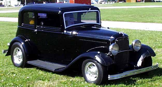 32 Ford Victoria Sedan